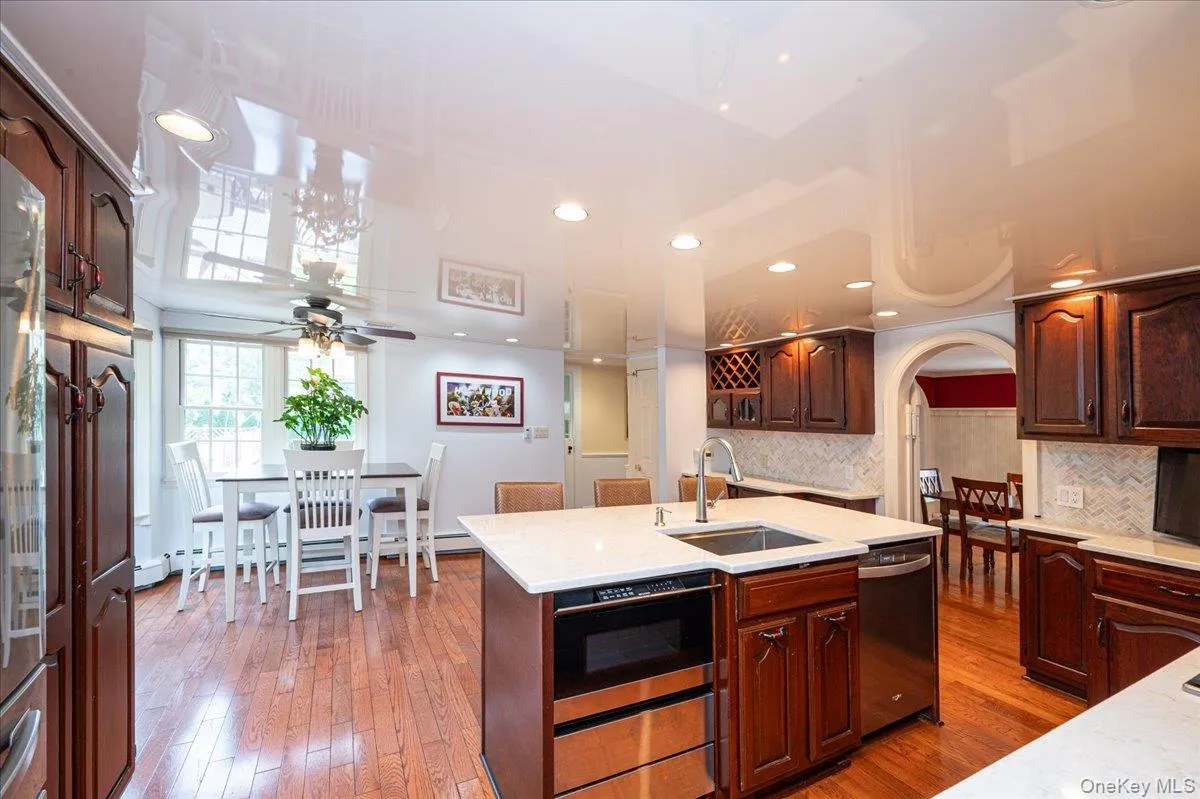 34 Albemarle Road, North Hempstead, NY, 3 Bedrooms Bedrooms, 11 Rooms Rooms,2 BathroomsBathrooms,Residential,For Rent,Albemarle,0,1040255 34 Albemarle Road, North Hempstead, NY, 3 Bedrooms Bedrooms, 11 Rooms Rooms,2 BathroomsBathrooms,Residential,For Rent,Albemarle,0,1040255