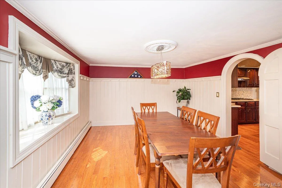34 Albemarle Road, North Hempstead, NY, 3 Bedrooms Bedrooms, 11 Rooms Rooms,2 BathroomsBathrooms,Residential,For Rent,Albemarle,0,1040255 34 Albemarle Road, North Hempstead, NY, 3 Bedrooms Bedrooms, 11 Rooms Rooms,2 BathroomsBathrooms,Residential,For Rent,Albemarle,0,1040255