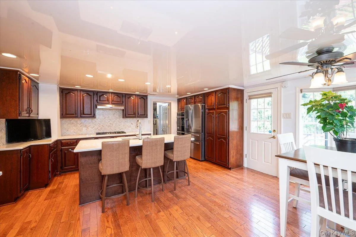 34 Albemarle Road, North Hempstead, NY, 3 Bedrooms Bedrooms, 11 Rooms Rooms,2 BathroomsBathrooms,Residential,For Rent,Albemarle,0,1040255 34 Albemarle Road, North Hempstead, NY, 3 Bedrooms Bedrooms, 11 Rooms Rooms,2 BathroomsBathrooms,Residential,For Rent,Albemarle,0,1040255