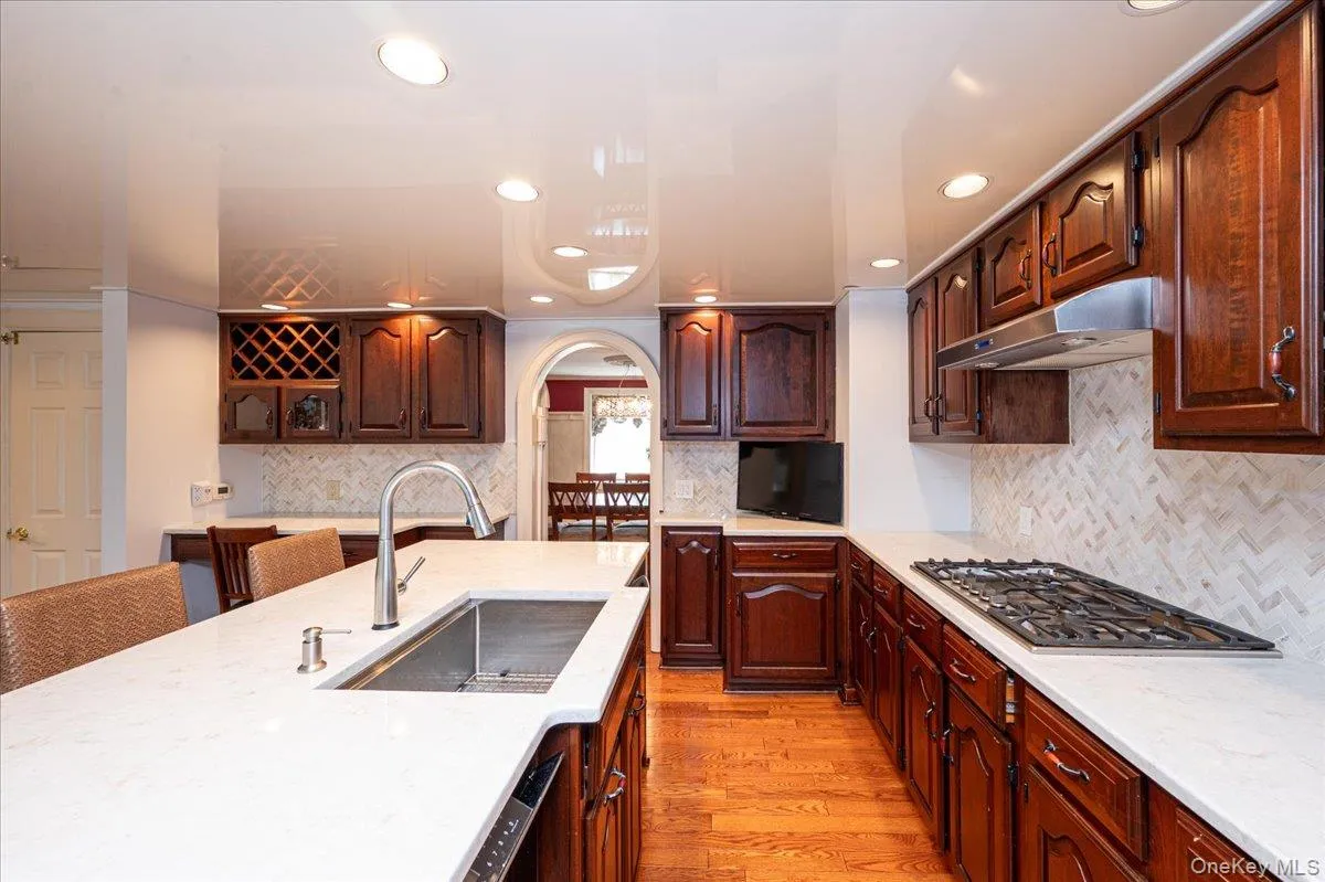 34 Albemarle Road, North Hempstead, NY, 3 Bedrooms Bedrooms, 11 Rooms Rooms,2 BathroomsBathrooms,Residential,For Rent,Albemarle,0,1040255 34 Albemarle Road, North Hempstead, NY, 3 Bedrooms Bedrooms, 11 Rooms Rooms,2 BathroomsBathrooms,Residential,For Rent,Albemarle,0,1040255