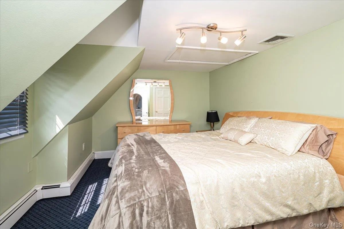 34 Albemarle Road, North Hempstead, NY, 3 Bedrooms Bedrooms, 11 Rooms Rooms,2 BathroomsBathrooms,Residential,For Rent,Albemarle,0,1040255 34 Albemarle Road, North Hempstead, NY, 3 Bedrooms Bedrooms, 11 Rooms Rooms,2 BathroomsBathrooms,Residential,For Rent,Albemarle,0,1040255