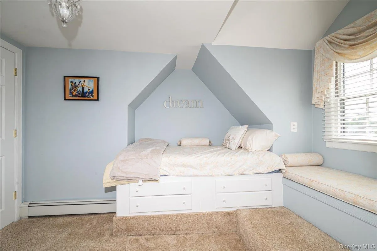 34 Albemarle Road, North Hempstead, NY, 3 Bedrooms Bedrooms, 11 Rooms Rooms,2 BathroomsBathrooms,Residential,For Rent,Albemarle,0,1040255 34 Albemarle Road, North Hempstead, NY, 3 Bedrooms Bedrooms, 11 Rooms Rooms,2 BathroomsBathrooms,Residential,For Rent,Albemarle,0,1040255