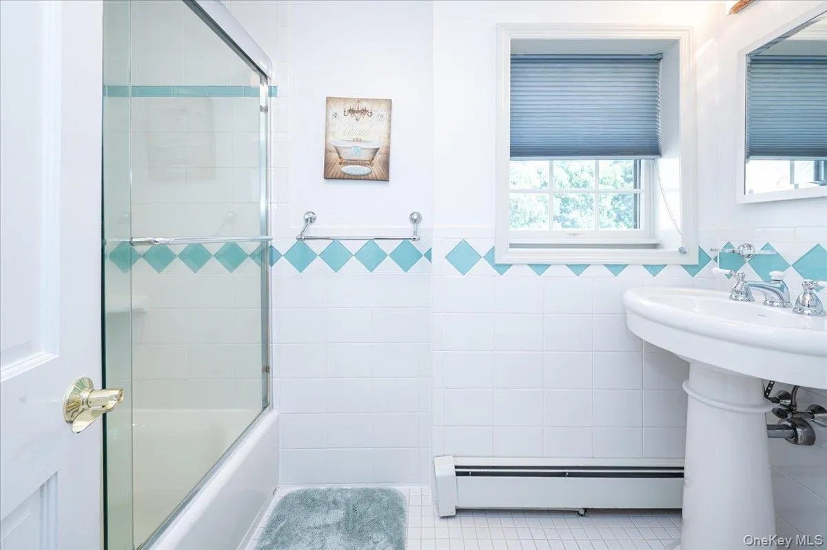 34 Albemarle Road, North Hempstead, NY, 3 Bedrooms Bedrooms, 11 Rooms Rooms,2 BathroomsBathrooms,Residential,For Rent,Albemarle,0,1040255 34 Albemarle Road, North Hempstead, NY, 3 Bedrooms Bedrooms, 11 Rooms Rooms,2 BathroomsBathrooms,Residential,For Rent,Albemarle,0,1040255