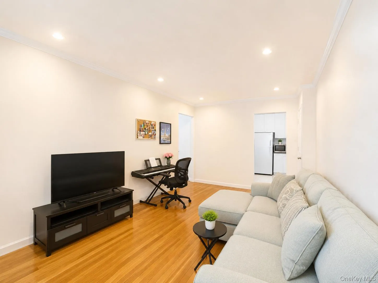 137-29 68TH Drive, New York, NY, 2 Bedrooms Bedrooms, 4 Rooms Rooms,1 BathroomBathrooms,Residential,For Rent,68TH,0,1040256 137-29 68TH Drive, New York, NY, 2 Bedrooms Bedrooms, 4 Rooms Rooms,1 BathroomBathrooms,Residential,For Rent,68TH,0,1040256