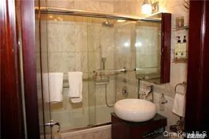 18-05 215 Street, New York, NY, 1 Bedroom Bedrooms, 3 Rooms Rooms,1 BathroomBathrooms,Residential,For Rent,215,0,1040261 18-05 215 Street, New York, NY, 1 Bedroom Bedrooms, 3 Rooms Rooms,1 BathroomBathrooms,Residential,For Rent,215,0,1040261