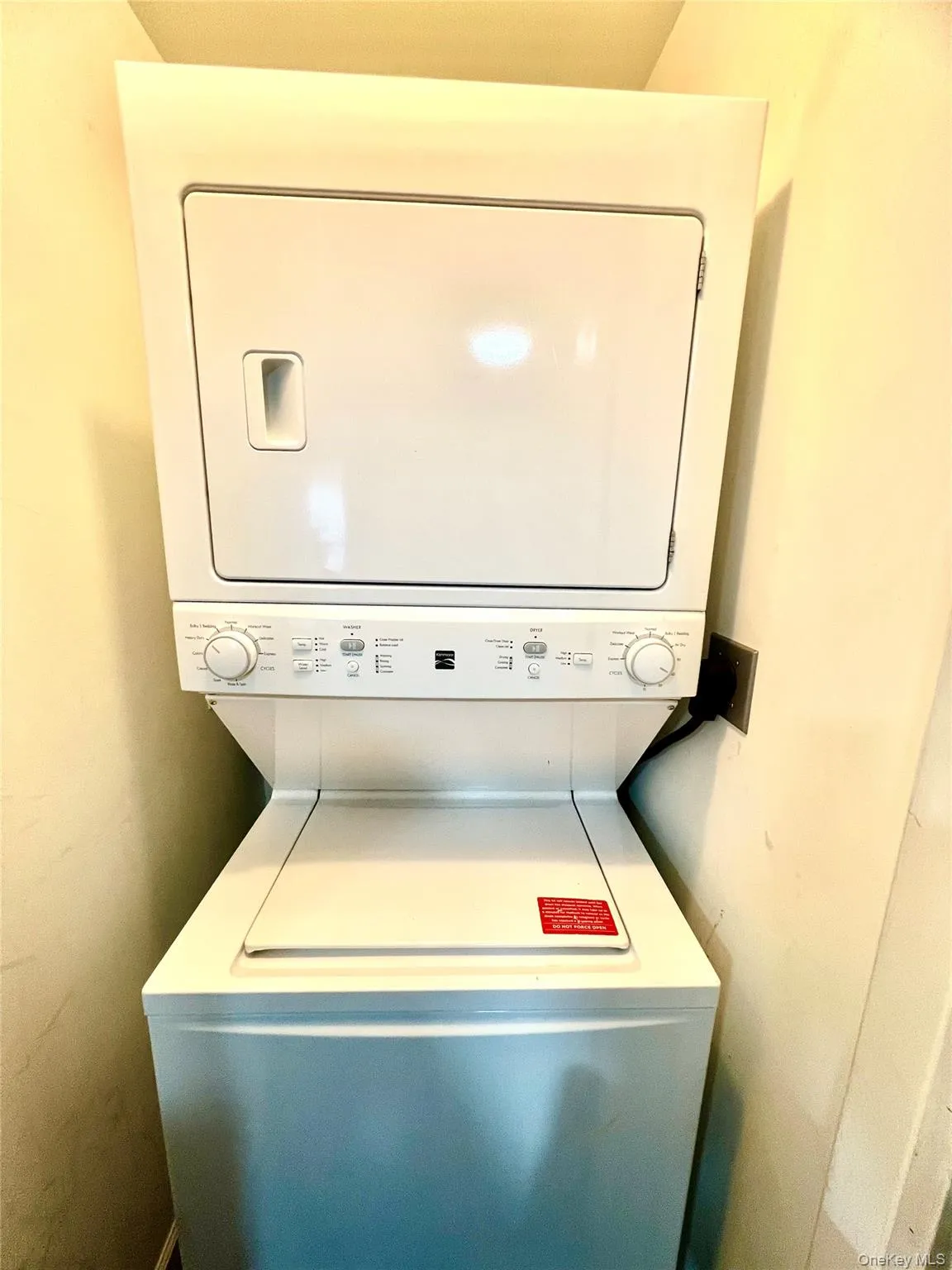 108 North Street, Middletown, NY, 3 Bedrooms Bedrooms, 6 Rooms Rooms,2 BathroomsBathrooms,Residential Lease,For Rent,North,0,1040262 108 North Street, Middletown, NY, 3 Bedrooms Bedrooms, 6 Rooms Rooms,2 BathroomsBathrooms,Residential Lease,For Rent,North,0,1040262