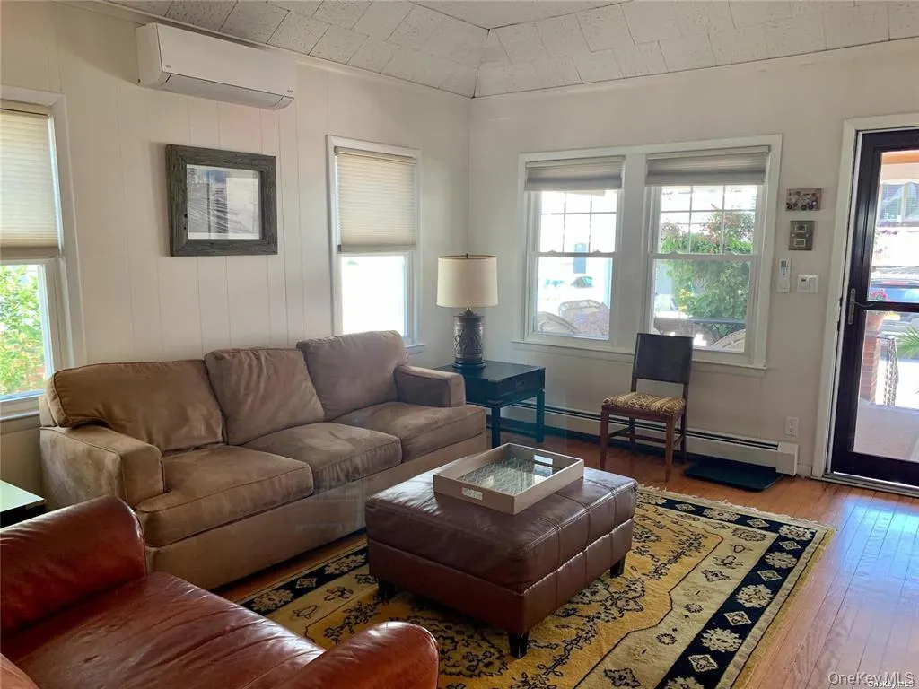 35 Oswego Avenue, Hempstead, NY, 3 Bedrooms Bedrooms, 6 Rooms Rooms,1 BathroomBathrooms,Residential Lease,For Rent,Oswego,0,1040264 35 Oswego Avenue, Hempstead, NY, 3 Bedrooms Bedrooms, 6 Rooms Rooms,1 BathroomBathrooms,Residential Lease,For Rent,Oswego,0,1040264