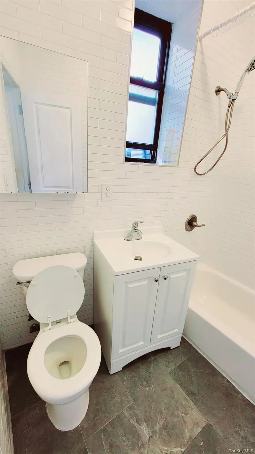 6109 39th Avenue, New York, NY, 2 Rooms Rooms,1 BathroomBathrooms,Residential Lease,For Rent,39th,0,1040275 6109 39th Avenue, New York, NY, 2 Rooms Rooms,1 BathroomBathrooms,Residential Lease,For Rent,39th,0,1040275