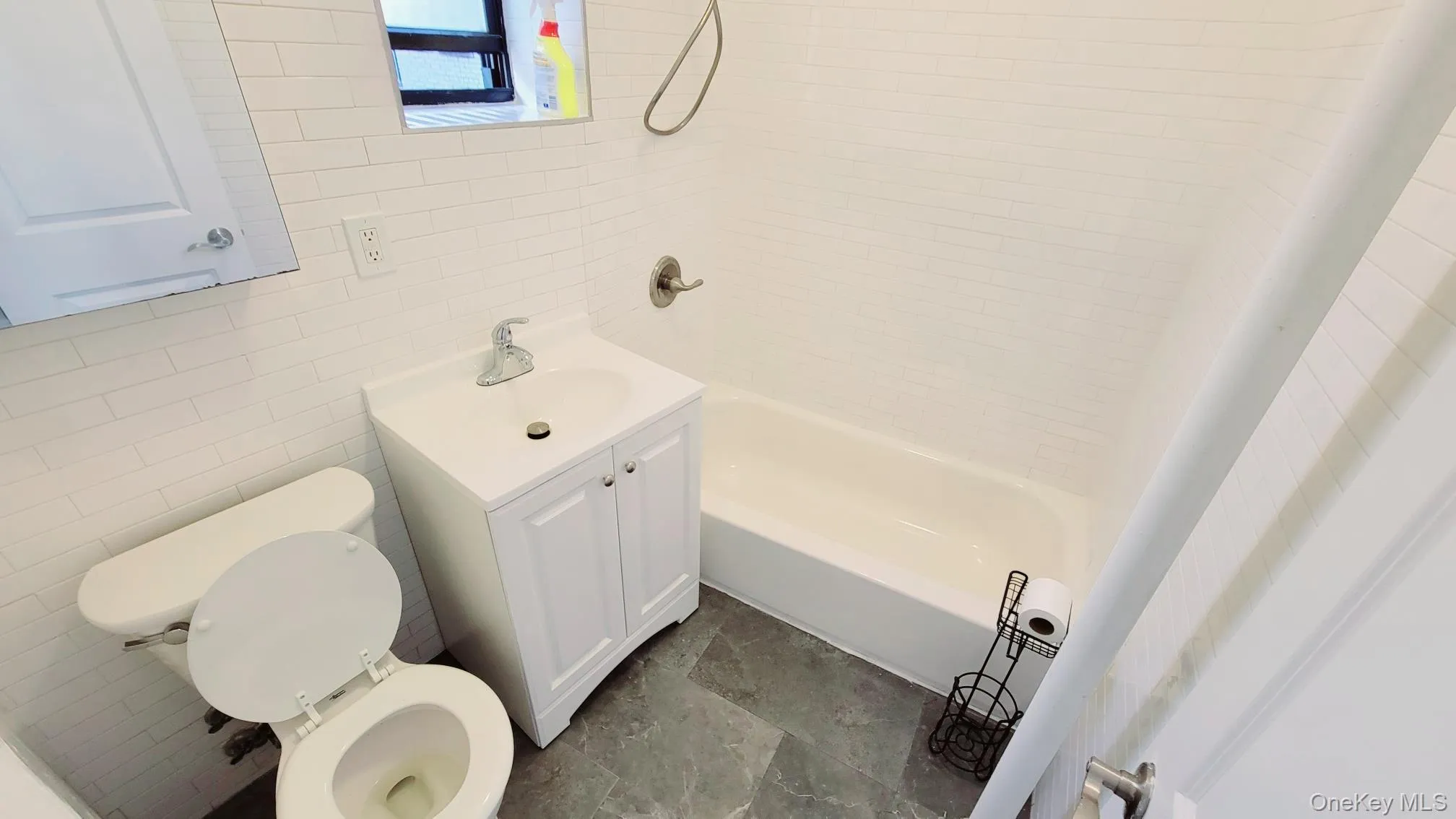 6109 39th Avenue, New York, NY, 2 Rooms Rooms,1 BathroomBathrooms,Residential Lease,For Rent,39th,0,1040275 6109 39th Avenue, New York, NY, 2 Rooms Rooms,1 BathroomBathrooms,Residential Lease,For Rent,39th,0,1040275