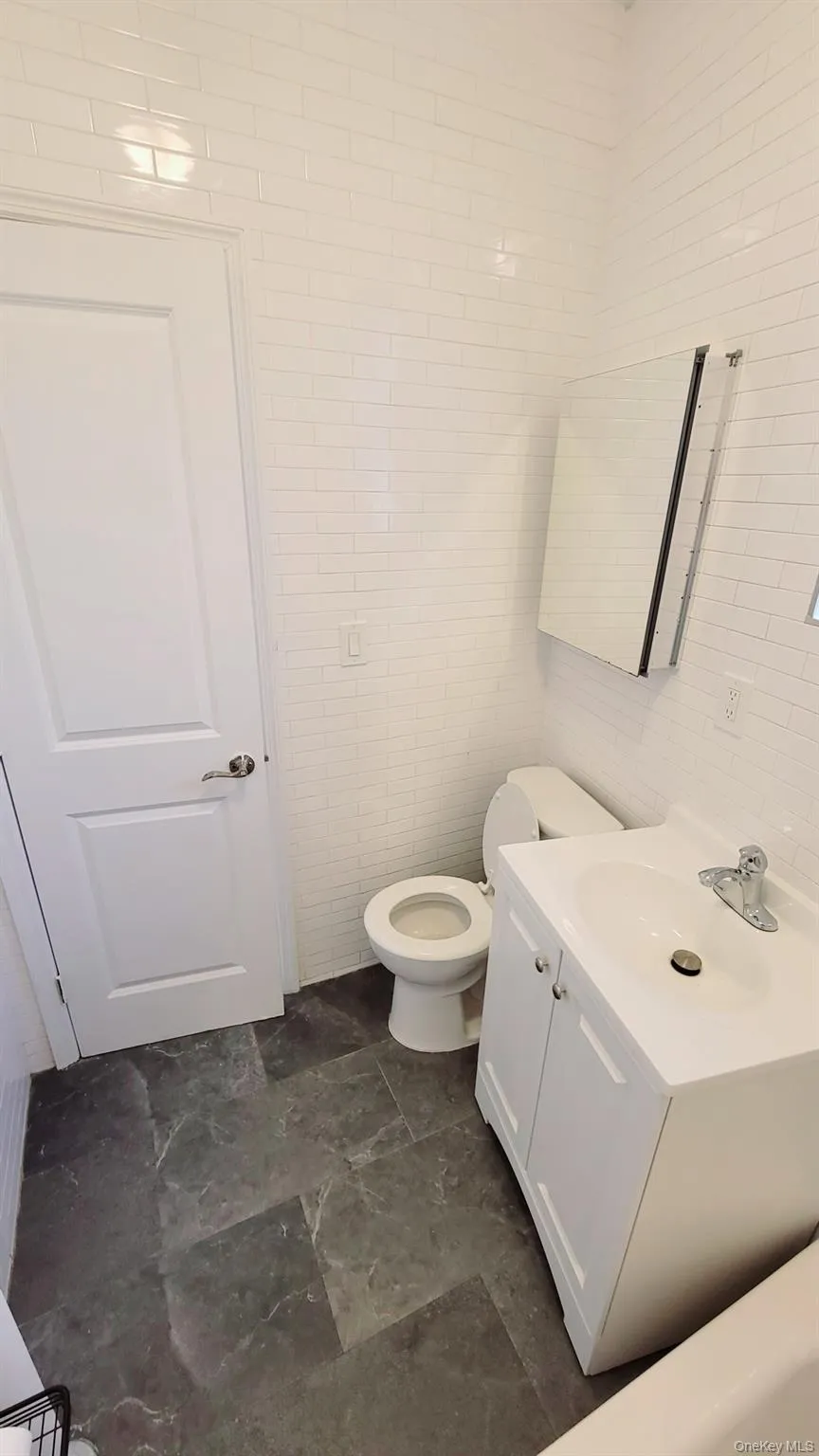 6109 39th Avenue, New York, NY, 2 Rooms Rooms,1 BathroomBathrooms,Residential Lease,For Rent,39th,0,1040275 6109 39th Avenue, New York, NY, 2 Rooms Rooms,1 BathroomBathrooms,Residential Lease,For Rent,39th,0,1040275