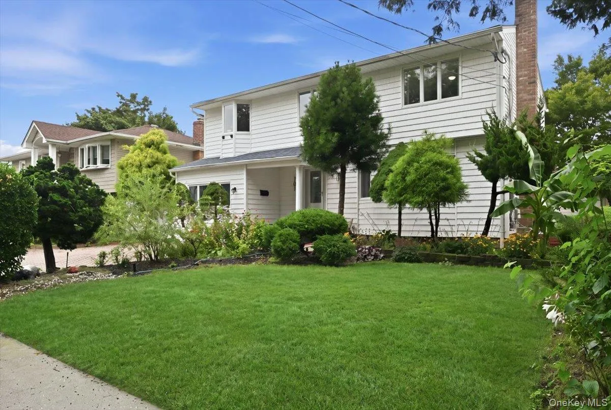 701 Hoover Street, Hempstead, NY, 4 Bedrooms Bedrooms, 8 Rooms Rooms,2 BathroomsBathrooms,Residential,For Rent,Hoover,0,1040278 701 Hoover Street, Hempstead, NY, 4 Bedrooms Bedrooms, 8 Rooms Rooms,2 BathroomsBathrooms,Residential,For Rent,Hoover,0,1040278