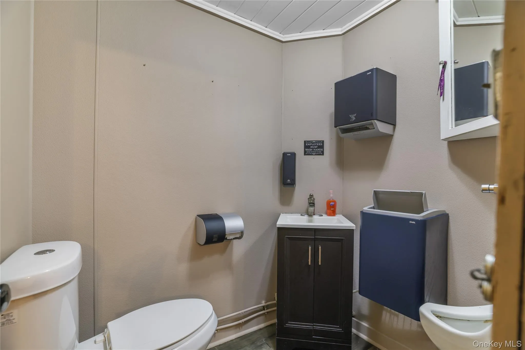 28 Upper Main Street, Callicoon, NY, 7 Bedrooms Bedrooms, 8 Rooms Rooms,2 BathroomsBathrooms,Residential,For Rent,Upper Main,0,1040279 28 Upper Main Street, Callicoon, NY, 7 Bedrooms Bedrooms, 8 Rooms Rooms,2 BathroomsBathrooms,Residential,For Rent,Upper Main,0,1040279