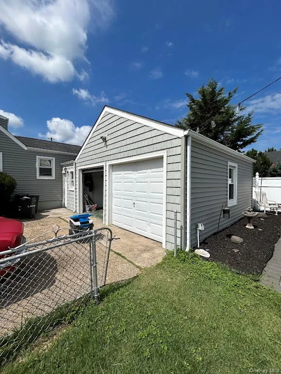 76 Idaho Street, Babylon, NY, 4 Bedrooms Bedrooms, 10 Rooms Rooms,2 BathroomsBathrooms,Residential,For Rent,Idaho,0,1040280 76 Idaho Street, Babylon, NY, 4 Bedrooms Bedrooms, 10 Rooms Rooms,2 BathroomsBathrooms,Residential,For Rent,Idaho,0,1040280