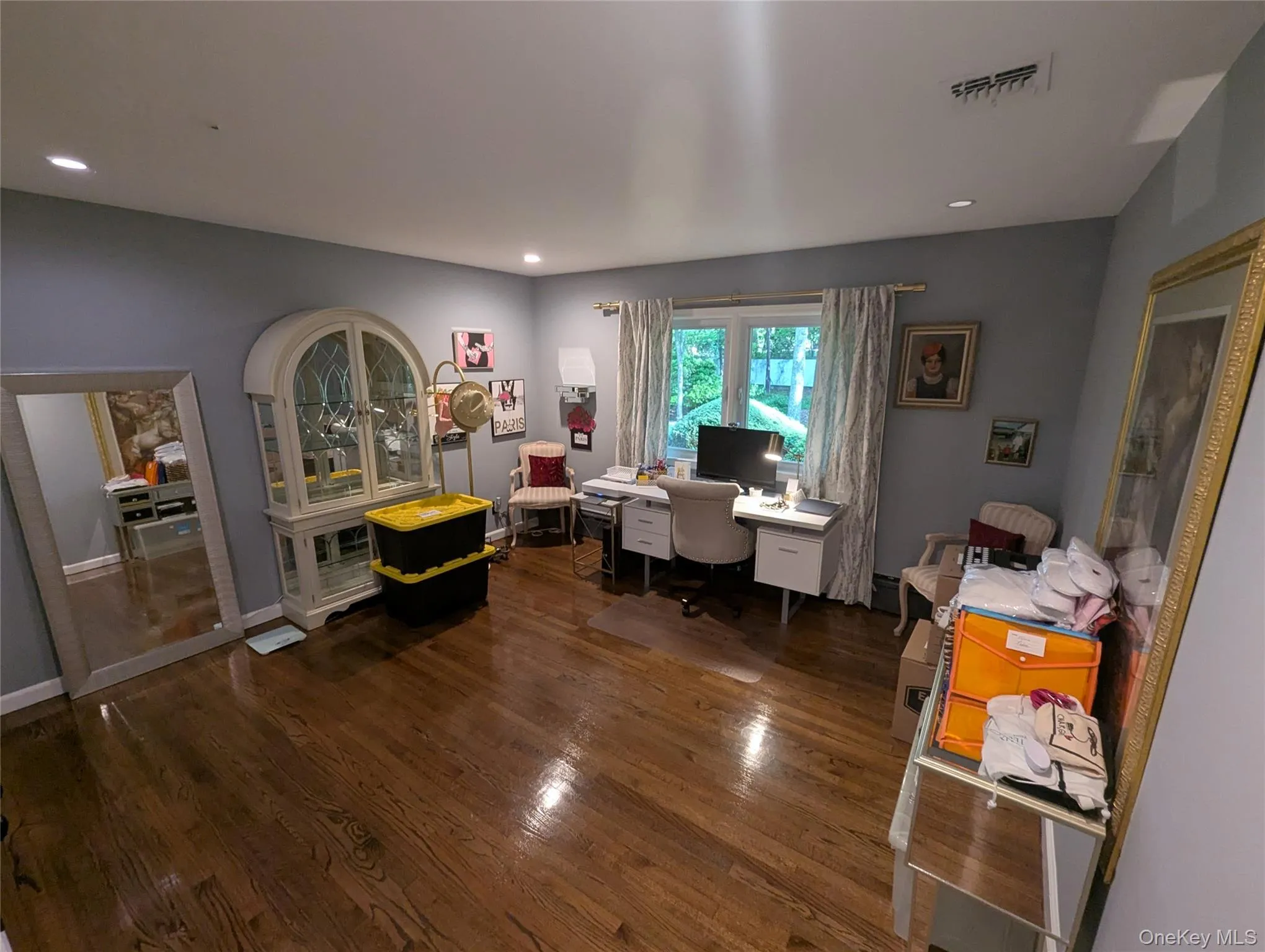 28 Brookfield Road, Smithtown, NY, 3 Bedrooms Bedrooms, 9 Rooms Rooms,2 BathroomsBathrooms,Residential Lease,For Rent,Brookfield,0,1040281 28 Brookfield Road, Smithtown, NY, 3 Bedrooms Bedrooms, 9 Rooms Rooms,2 BathroomsBathrooms,Residential Lease,For Rent,Brookfield,0,1040281