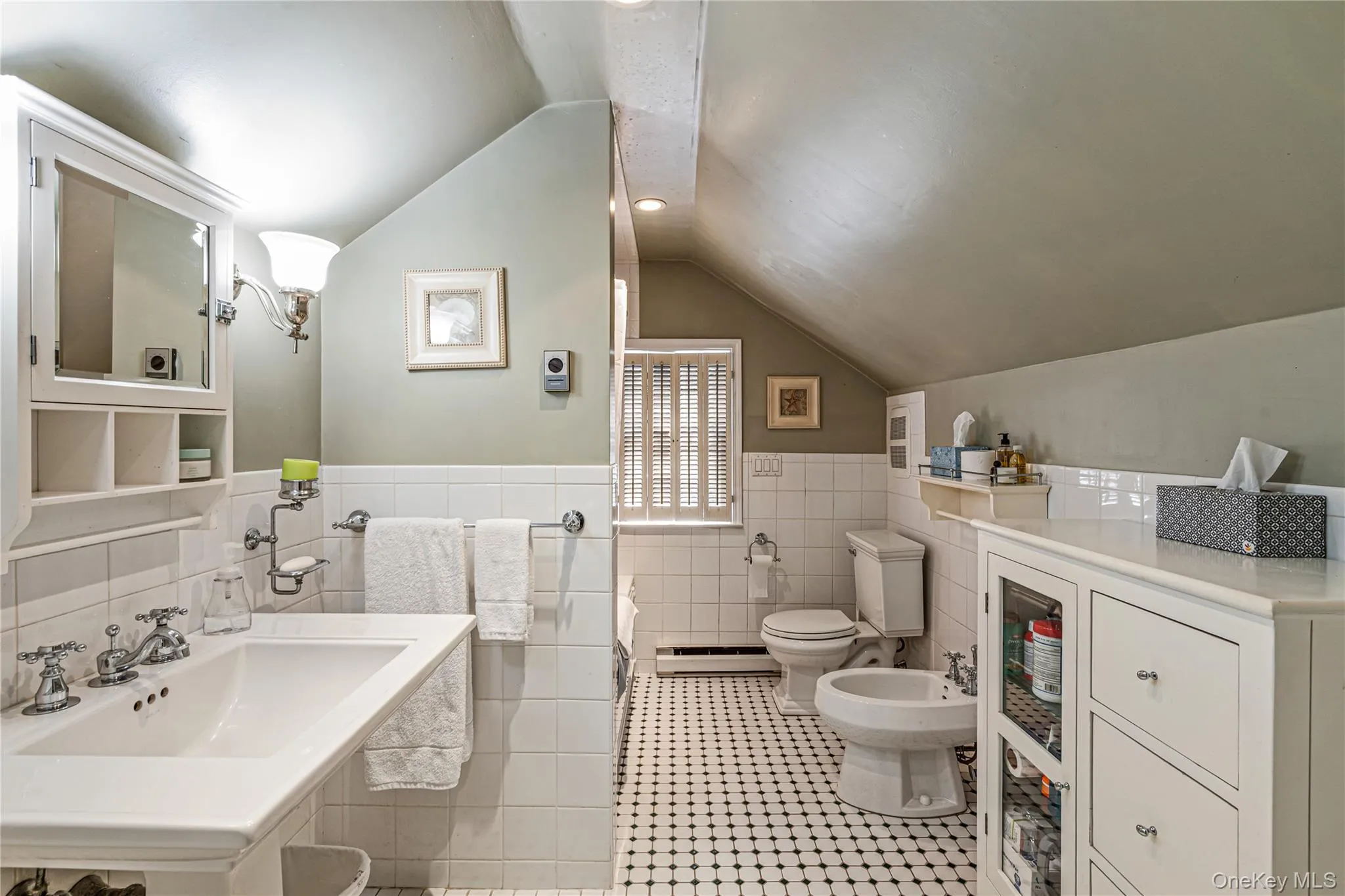 84 Bayville Road, Oyster Bay, NY, 4 Bedrooms Bedrooms, 7 Rooms Rooms,3 BathroomsBathrooms,Residential,For Rent,Bayville,0,1040284 84 Bayville Road, Oyster Bay, NY, 4 Bedrooms Bedrooms, 7 Rooms Rooms,3 BathroomsBathrooms,Residential,For Rent,Bayville,0,1040284