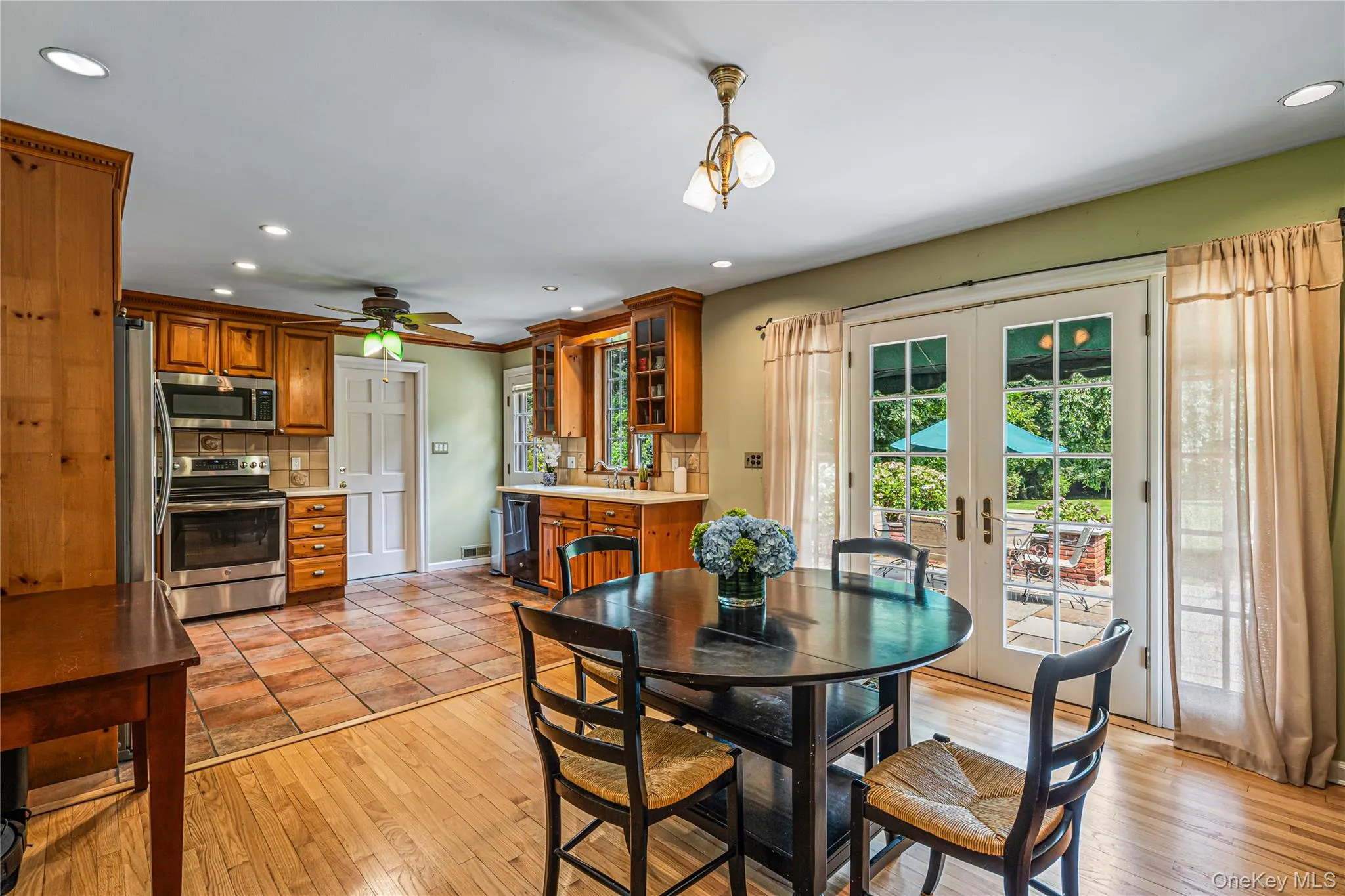 84 Bayville Road, Oyster Bay, NY, 4 Bedrooms Bedrooms, 7 Rooms Rooms,3 BathroomsBathrooms,Residential,For Rent,Bayville,0,1040284 84 Bayville Road, Oyster Bay, NY, 4 Bedrooms Bedrooms, 7 Rooms Rooms,3 BathroomsBathrooms,Residential,For Rent,Bayville,0,1040284