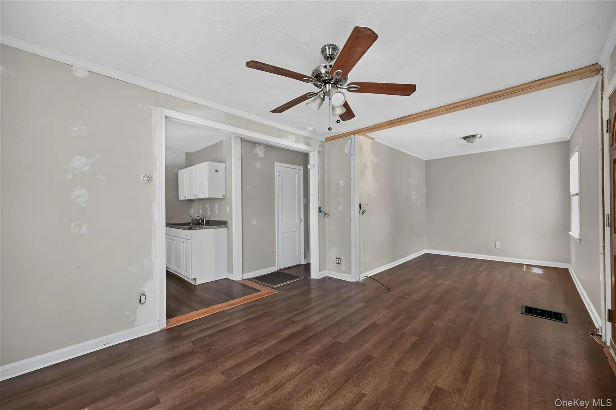83 Center Street, Highlands, NY, 2 Bedrooms Bedrooms, 5 Rooms Rooms,1 BathroomBathrooms,Residential,For Rent,Center,0,1040293 83 Center Street, Highlands, NY, 2 Bedrooms Bedrooms, 5 Rooms Rooms,1 BathroomBathrooms,Residential,For Rent,Center,0,1040293