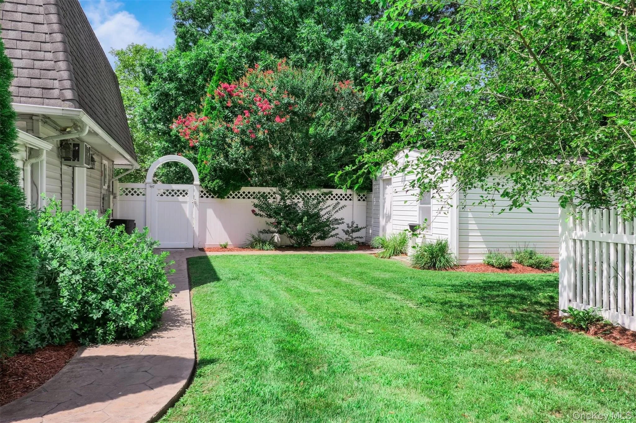 17 Sundial Lane, Brookhaven, NY, 7 Bedrooms Bedrooms, 11 Rooms Rooms,2 BathroomsBathrooms,Residential,For Rent,Sundial,0,1040295 17 Sundial Lane, Brookhaven, NY, 7 Bedrooms Bedrooms, 11 Rooms Rooms,2 BathroomsBathrooms,Residential,For Rent,Sundial,0,1040295