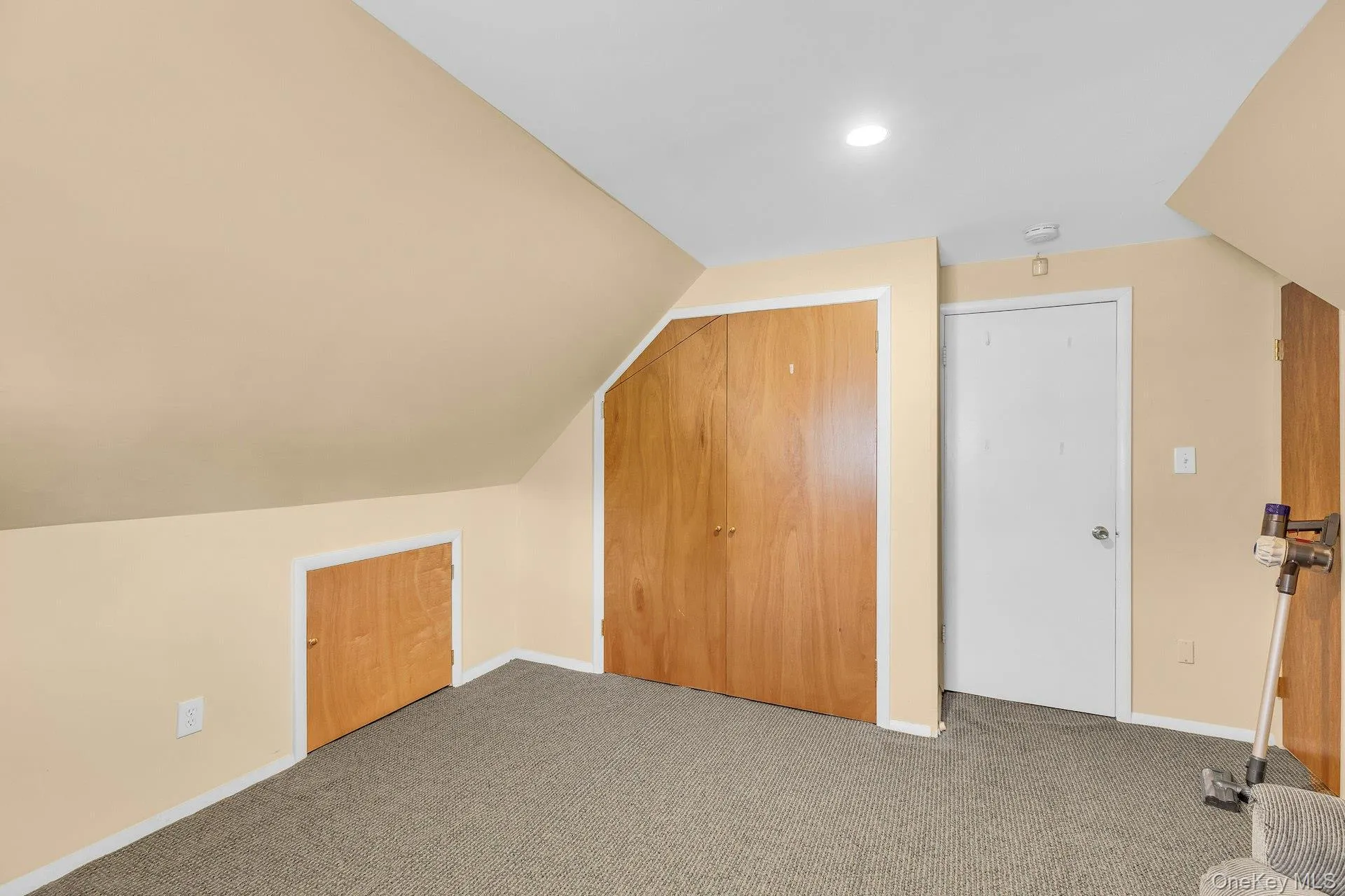 42 Dock Lane, Hempstead, NY, 4 Bedrooms Bedrooms, 7 Rooms Rooms,2 BathroomsBathrooms,Residential,For Rent,Dock,0,1040298 42 Dock Lane, Hempstead, NY, 4 Bedrooms Bedrooms, 7 Rooms Rooms,2 BathroomsBathrooms,Residential,For Rent,Dock,0,1040298