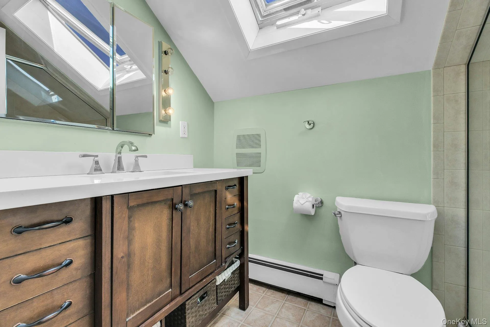 42 Dock Lane, Hempstead, NY, 4 Bedrooms Bedrooms, 7 Rooms Rooms,2 BathroomsBathrooms,Residential,For Rent,Dock,0,1040298 42 Dock Lane, Hempstead, NY, 4 Bedrooms Bedrooms, 7 Rooms Rooms,2 BathroomsBathrooms,Residential,For Rent,Dock,0,1040298