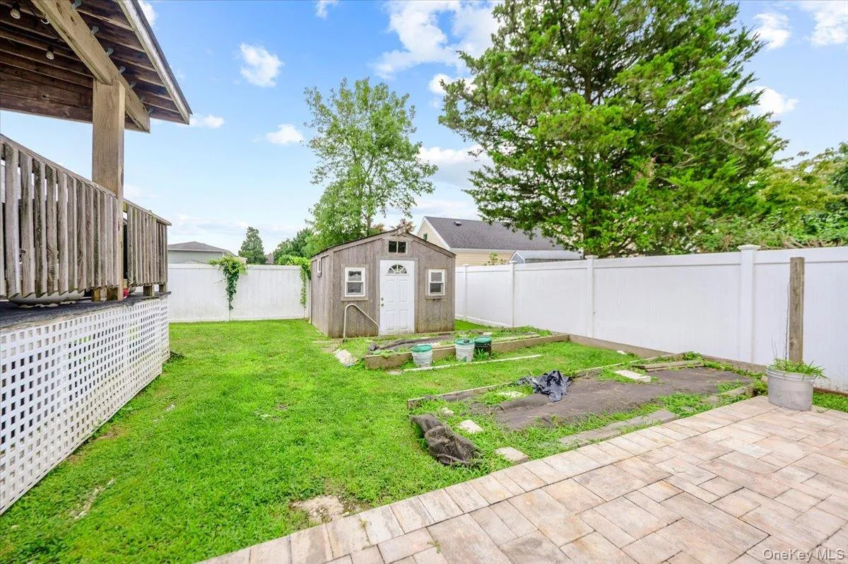 694 Pease Lane, Islip, NY, 5 Bedrooms Bedrooms, 8 Rooms Rooms,2 BathroomsBathrooms,Residential,For Rent,Pease,0,1040300 694 Pease Lane, Islip, NY, 5 Bedrooms Bedrooms, 8 Rooms Rooms,2 BathroomsBathrooms,Residential,For Rent,Pease,0,1040300
