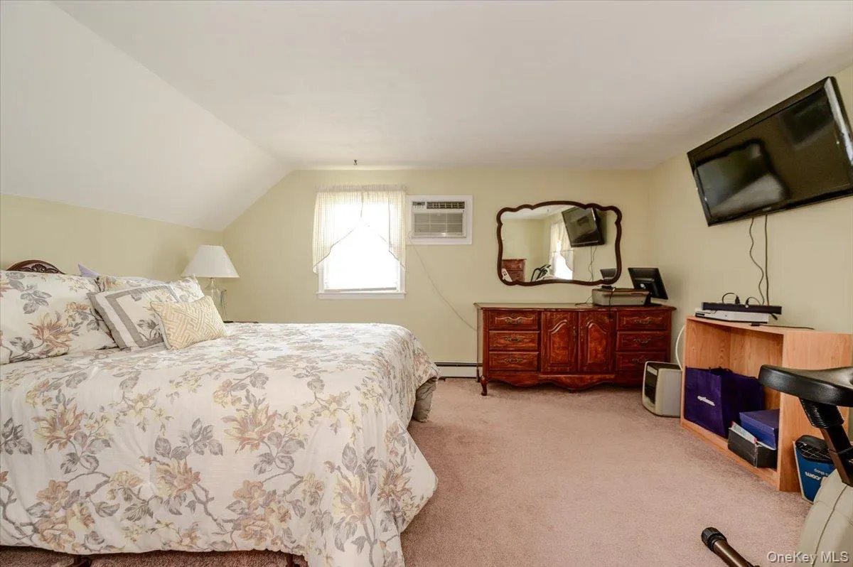 694 Pease Lane, Islip, NY, 5 Bedrooms Bedrooms, 8 Rooms Rooms,2 BathroomsBathrooms,Residential,For Rent,Pease,0,1040300 694 Pease Lane, Islip, NY, 5 Bedrooms Bedrooms, 8 Rooms Rooms,2 BathroomsBathrooms,Residential,For Rent,Pease,0,1040300