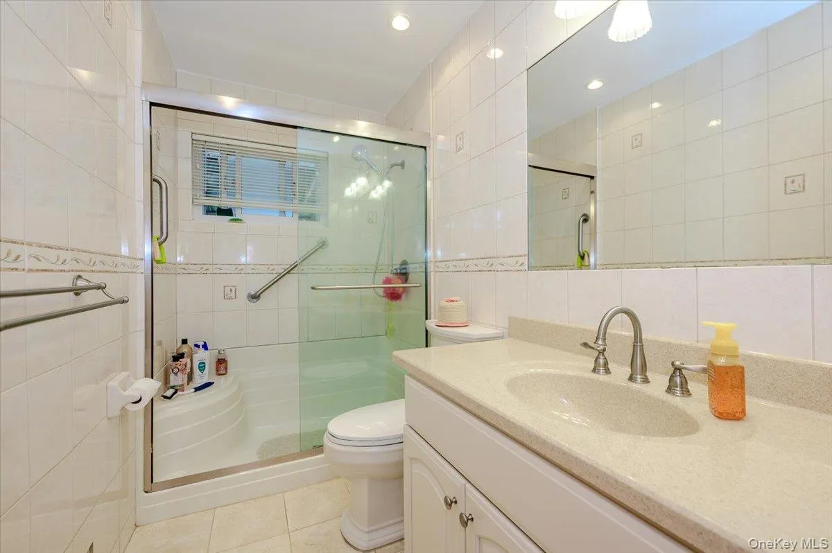 694 Pease Lane, Islip, NY, 5 Bedrooms Bedrooms, 8 Rooms Rooms,2 BathroomsBathrooms,Residential,For Rent,Pease,0,1040300 694 Pease Lane, Islip, NY, 5 Bedrooms Bedrooms, 8 Rooms Rooms,2 BathroomsBathrooms,Residential,For Rent,Pease,0,1040300