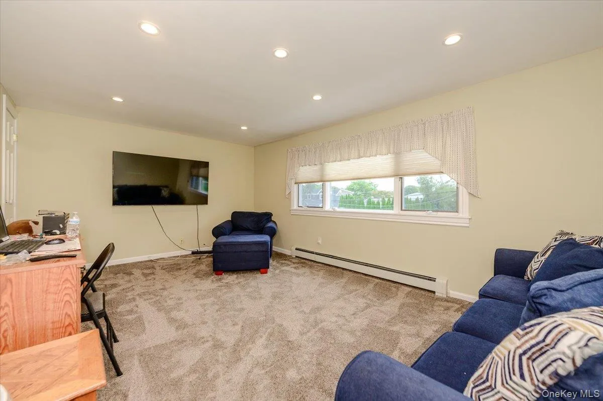 694 Pease Lane, Islip, NY, 5 Bedrooms Bedrooms, 8 Rooms Rooms,2 BathroomsBathrooms,Residential,For Rent,Pease,0,1040300 694 Pease Lane, Islip, NY, 5 Bedrooms Bedrooms, 8 Rooms Rooms,2 BathroomsBathrooms,Residential,For Rent,Pease,0,1040300