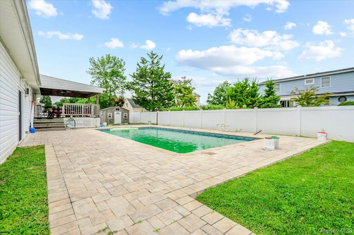 694 Pease Lane, Islip, NY, 5 Bedrooms Bedrooms, 8 Rooms Rooms,2 BathroomsBathrooms,Residential,For Rent,Pease,0,1040300 694 Pease Lane, Islip, NY, 5 Bedrooms Bedrooms, 8 Rooms Rooms,2 BathroomsBathrooms,Residential,For Rent,Pease,0,1040300