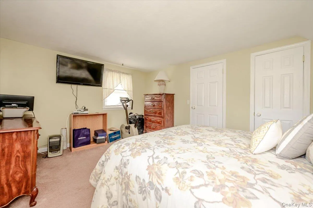 694 Pease Lane, Islip, NY, 5 Bedrooms Bedrooms, 8 Rooms Rooms,2 BathroomsBathrooms,Residential,For Rent,Pease,0,1040300 694 Pease Lane, Islip, NY, 5 Bedrooms Bedrooms, 8 Rooms Rooms,2 BathroomsBathrooms,Residential,For Rent,Pease,0,1040300