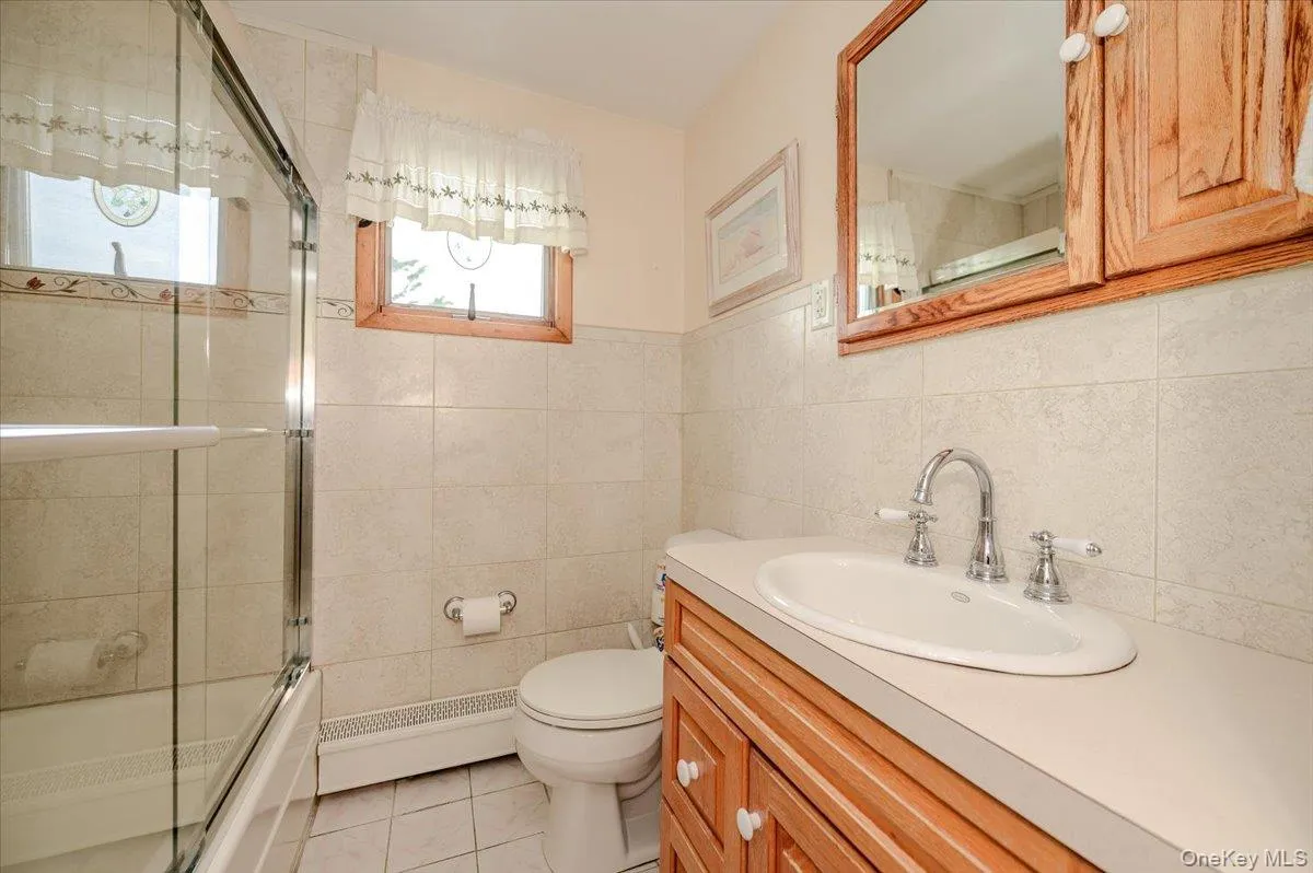 694 Pease Lane, Islip, NY, 5 Bedrooms Bedrooms, 8 Rooms Rooms,2 BathroomsBathrooms,Residential,For Rent,Pease,0,1040300 694 Pease Lane, Islip, NY, 5 Bedrooms Bedrooms, 8 Rooms Rooms,2 BathroomsBathrooms,Residential,For Rent,Pease,0,1040300