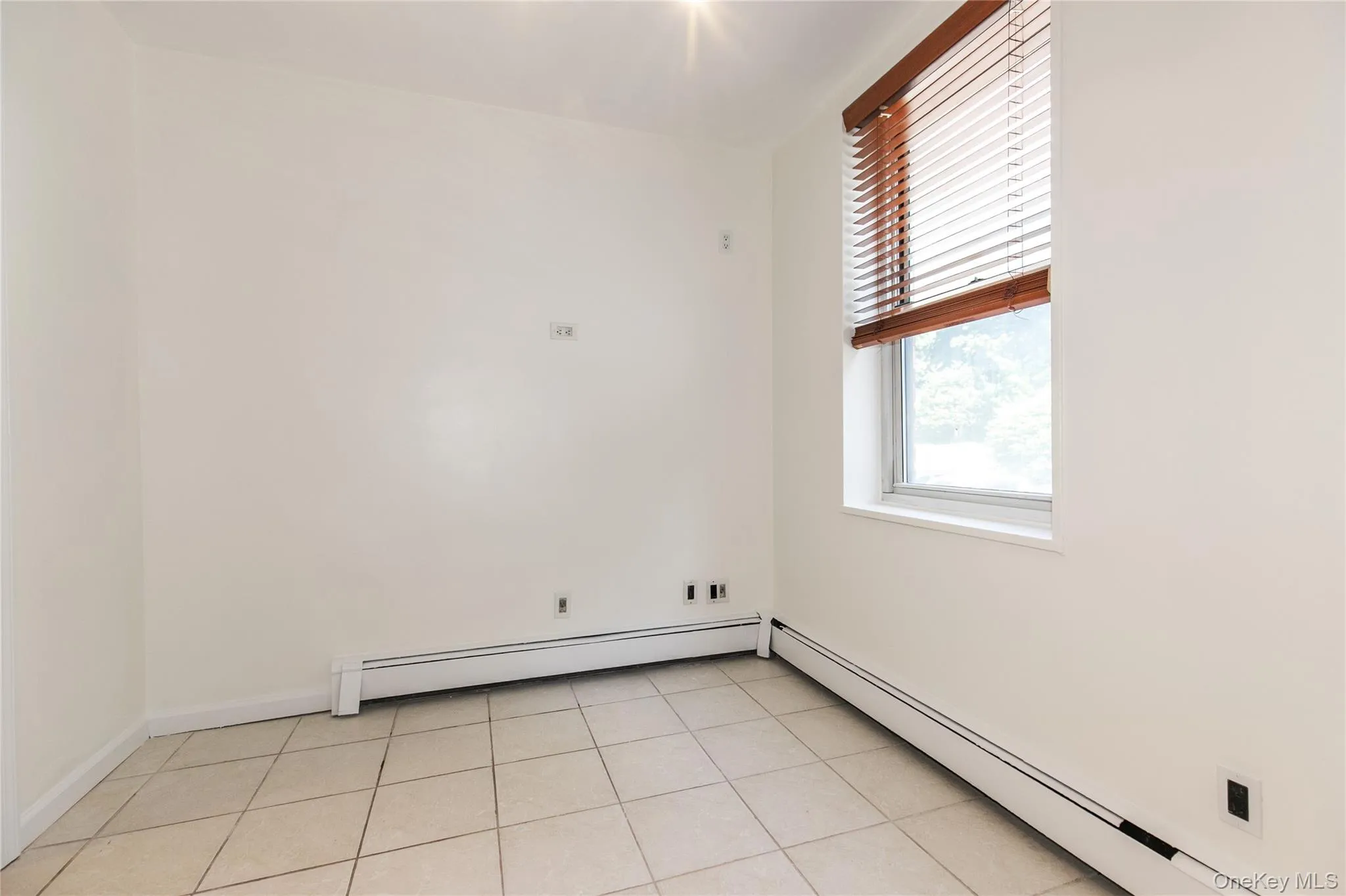 185 Middle Neck, North Hempstead, NY, 1 Bedroom Bedrooms, 4 Rooms Rooms,1 BathroomBathrooms,Residential,For Rent,Middle Neck,0,1040303 185 Middle Neck, North Hempstead, NY, 1 Bedroom Bedrooms, 4 Rooms Rooms,1 BathroomBathrooms,Residential,For Rent,Middle Neck,0,1040303