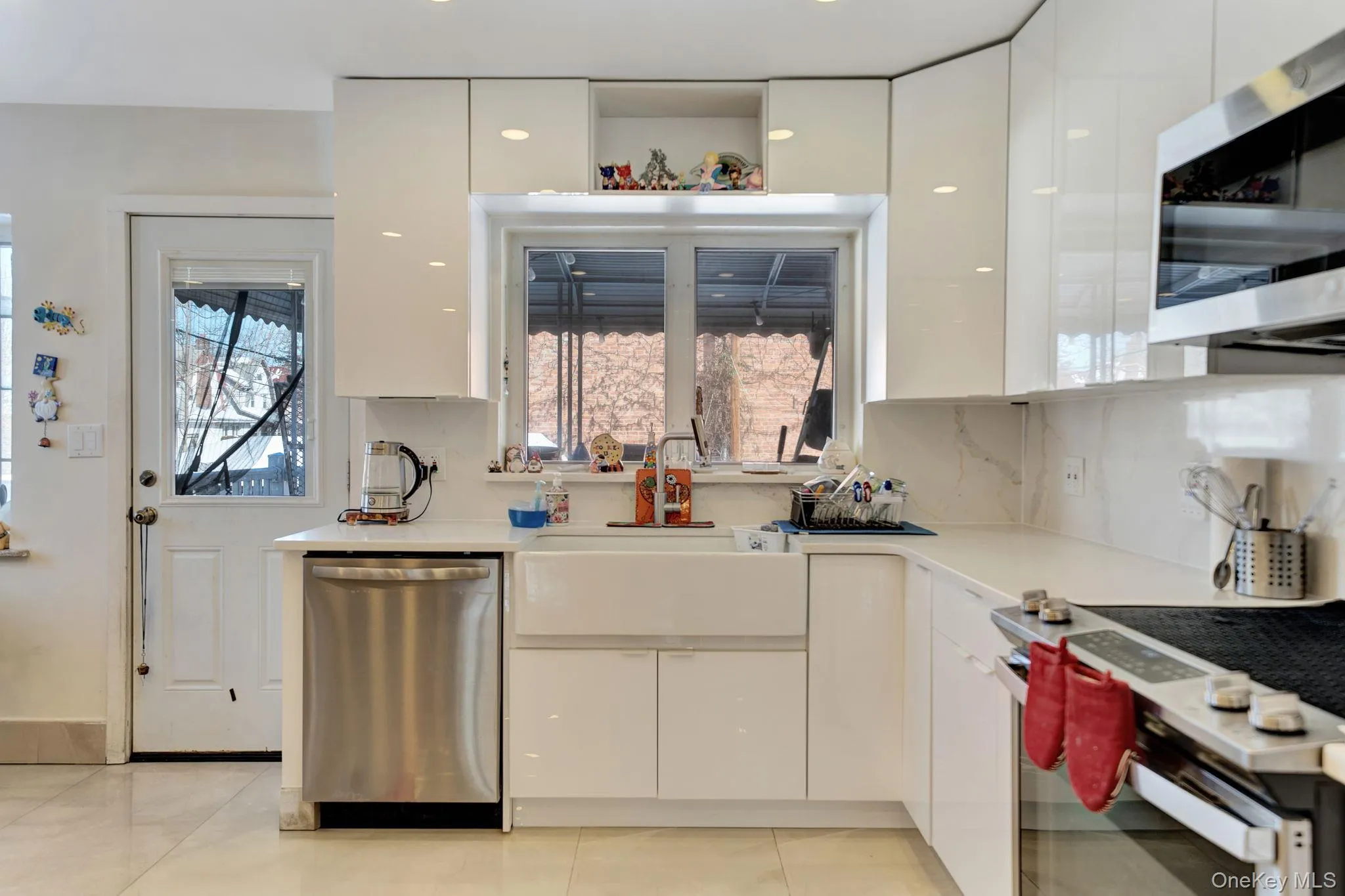 1701 Burnett Street, New York, NY, 3 Bedrooms Bedrooms, 4 Rooms Rooms,2 BathroomsBathrooms,Residential Lease,For Rent,Burnett,0,1040308 1701 Burnett Street, New York, NY, 3 Bedrooms Bedrooms, 4 Rooms Rooms,2 BathroomsBathrooms,Residential Lease,For Rent,Burnett,0,1040308