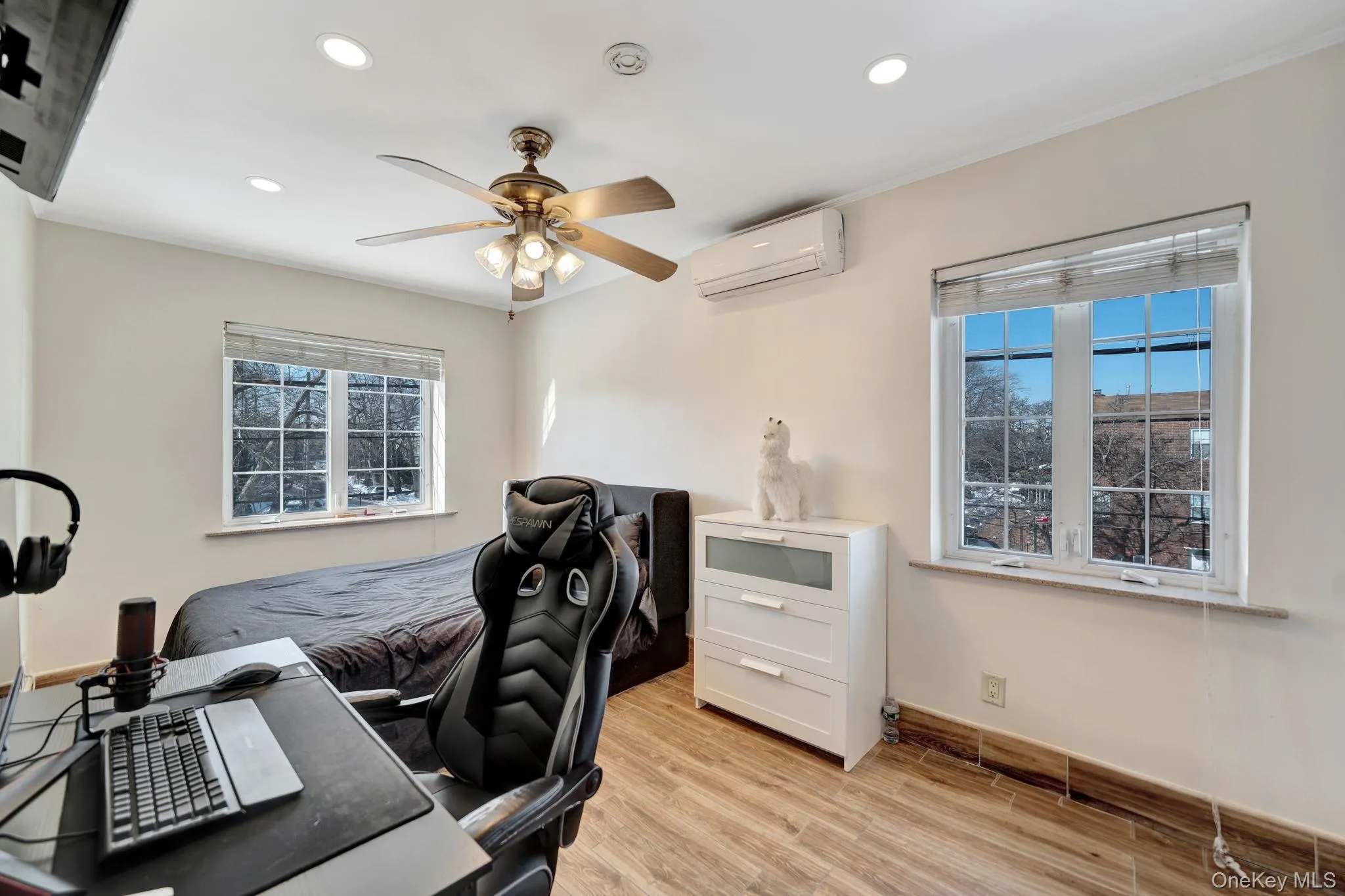 1701 Burnett Street, New York, NY, 3 Bedrooms Bedrooms, 4 Rooms Rooms,2 BathroomsBathrooms,Residential Lease,For Rent,Burnett,0,1040308 1701 Burnett Street, New York, NY, 3 Bedrooms Bedrooms, 4 Rooms Rooms,2 BathroomsBathrooms,Residential Lease,For Rent,Burnett,0,1040308