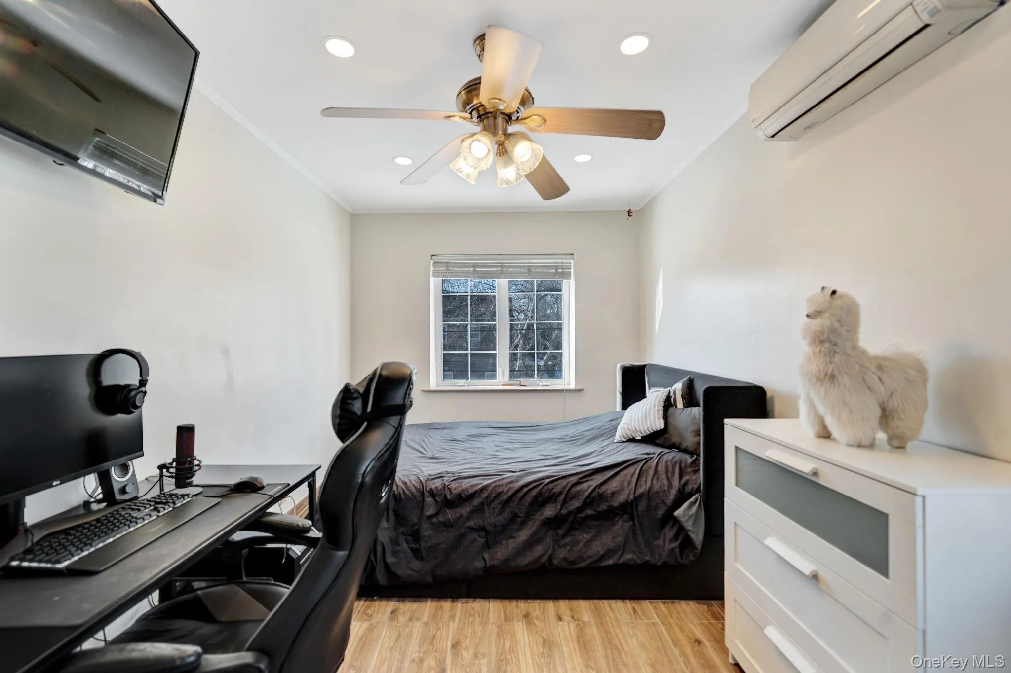 1701 Burnett Street, New York, NY, 3 Bedrooms Bedrooms, 4 Rooms Rooms,2 BathroomsBathrooms,Residential Lease,For Rent,Burnett,0,1040308 1701 Burnett Street, New York, NY, 3 Bedrooms Bedrooms, 4 Rooms Rooms,2 BathroomsBathrooms,Residential Lease,For Rent,Burnett,0,1040308