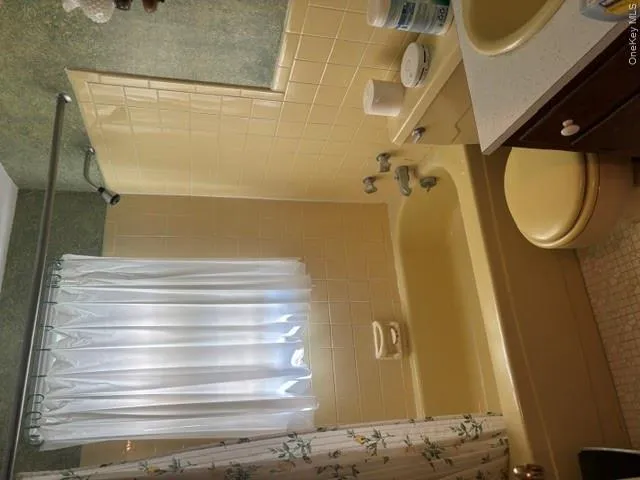 Upstairs 2nd bathroom Upstairs 2nd bathroom