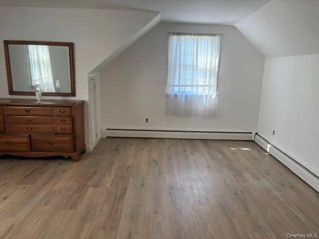 Upstairs 2nd bedroom - Upstairs 2nd bedroom -