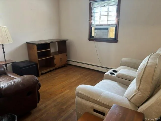 2nd Bedroom/Den 2nd Bedroom/Den