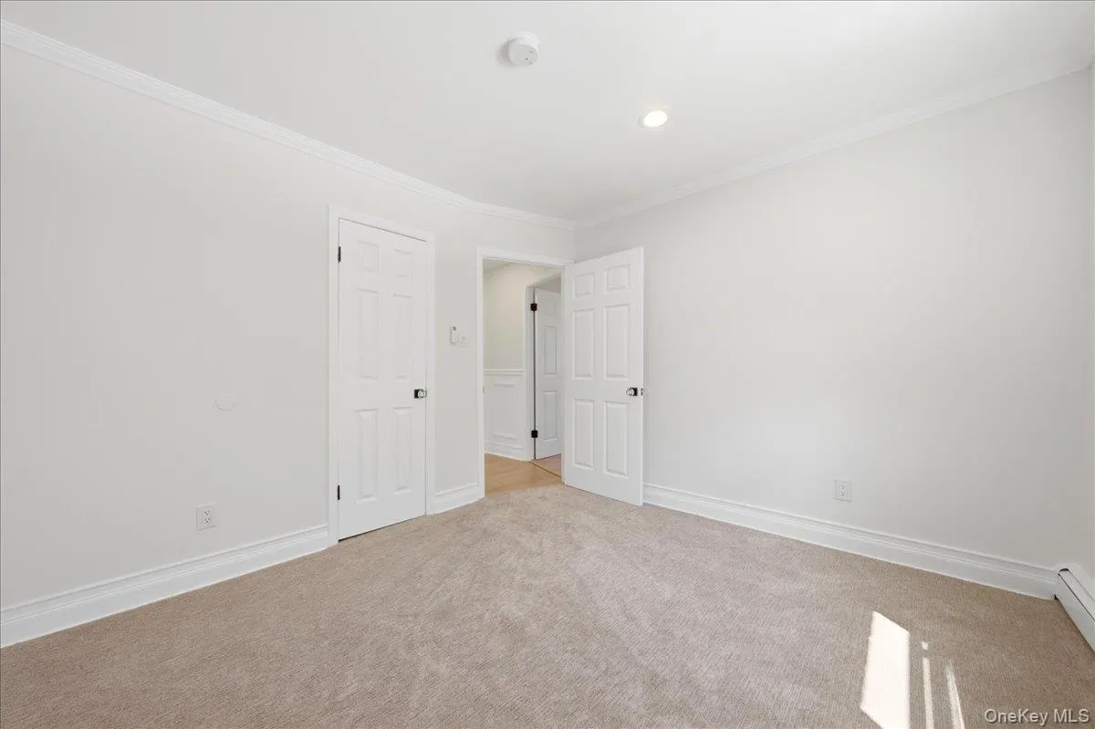 4024 Monticello Avenue, New York, NY, 3 Bedrooms Bedrooms, 6 Rooms Rooms,1 BathroomBathrooms,Residential Lease,For Rent,Monticello,0,1040320 4024 Monticello Avenue, New York, NY, 3 Bedrooms Bedrooms, 6 Rooms Rooms,1 BathroomBathrooms,Residential Lease,For Rent,Monticello,0,1040320