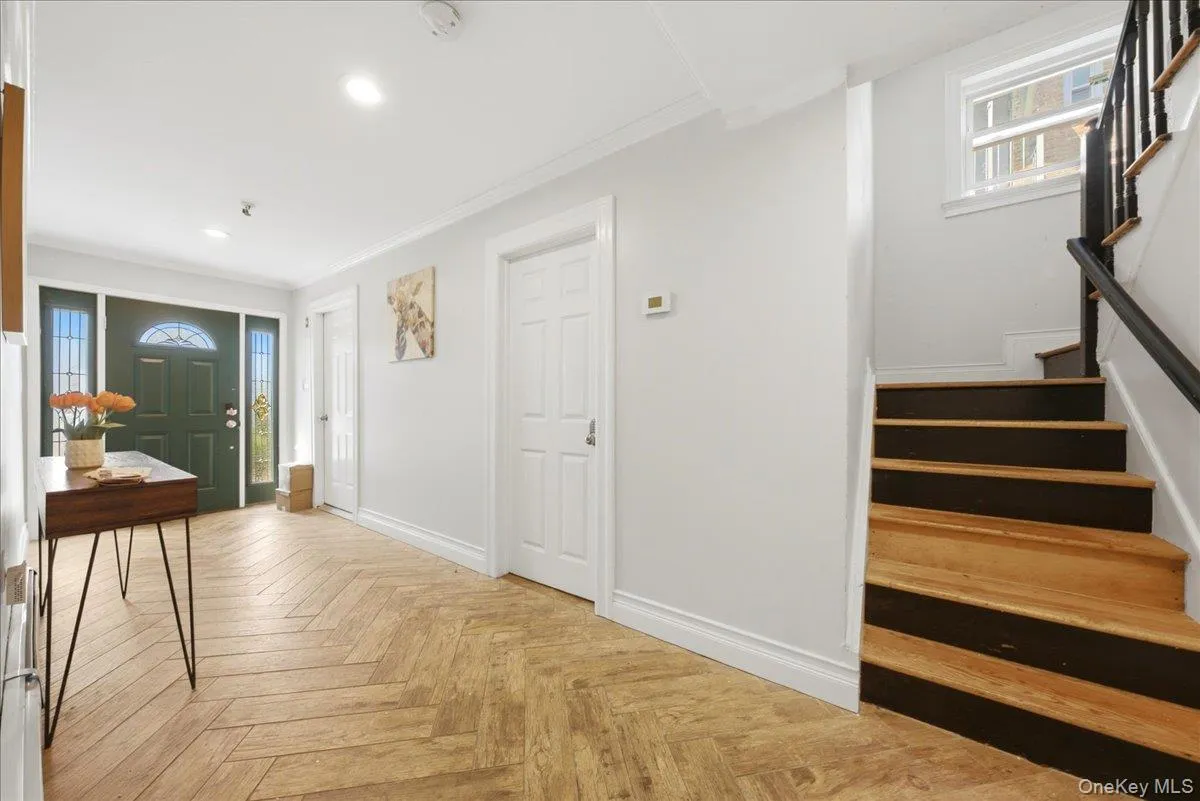 4024 Monticello Avenue, New York, NY, 3 Bedrooms Bedrooms, 6 Rooms Rooms,1 BathroomBathrooms,Residential Lease,For Rent,Monticello,0,1040320 4024 Monticello Avenue, New York, NY, 3 Bedrooms Bedrooms, 6 Rooms Rooms,1 BathroomBathrooms,Residential Lease,For Rent,Monticello,0,1040320