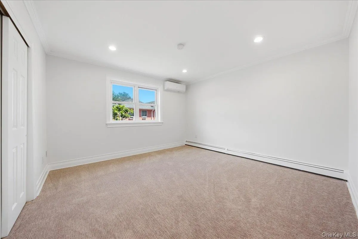 4024 Monticello Avenue, New York, NY, 3 Bedrooms Bedrooms, 6 Rooms Rooms,1 BathroomBathrooms,Residential Lease,For Rent,Monticello,0,1040320 4024 Monticello Avenue, New York, NY, 3 Bedrooms Bedrooms, 6 Rooms Rooms,1 BathroomBathrooms,Residential Lease,For Rent,Monticello,0,1040320