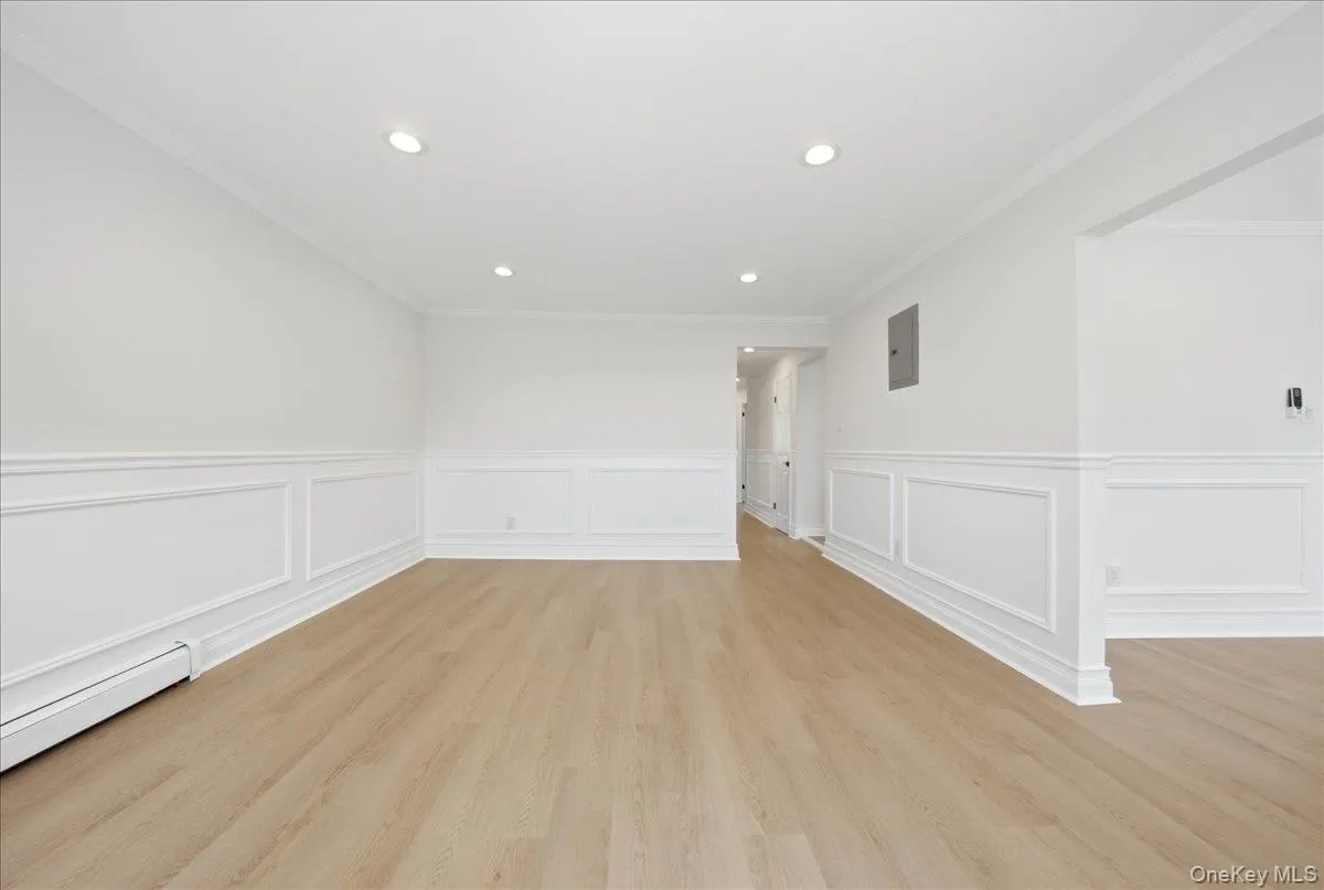 4024 Monticello Avenue, New York, NY, 3 Bedrooms Bedrooms, 6 Rooms Rooms,1 BathroomBathrooms,Residential Lease,For Rent,Monticello,0,1040320 4024 Monticello Avenue, New York, NY, 3 Bedrooms Bedrooms, 6 Rooms Rooms,1 BathroomBathrooms,Residential Lease,For Rent,Monticello,0,1040320
