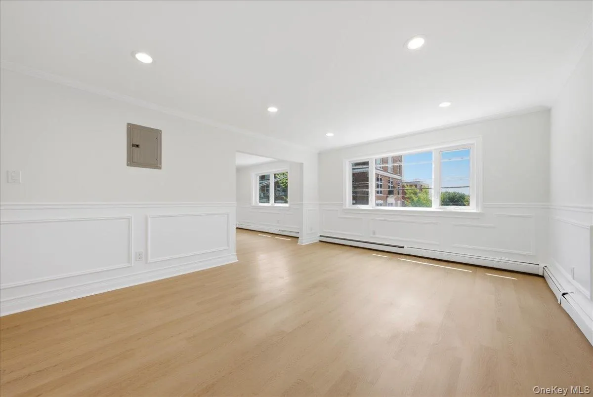 4024 Monticello Avenue, New York, NY, 3 Bedrooms Bedrooms, 6 Rooms Rooms,1 BathroomBathrooms,Residential Lease,For Rent,Monticello,0,1040320 4024 Monticello Avenue, New York, NY, 3 Bedrooms Bedrooms, 6 Rooms Rooms,1 BathroomBathrooms,Residential Lease,For Rent,Monticello,0,1040320