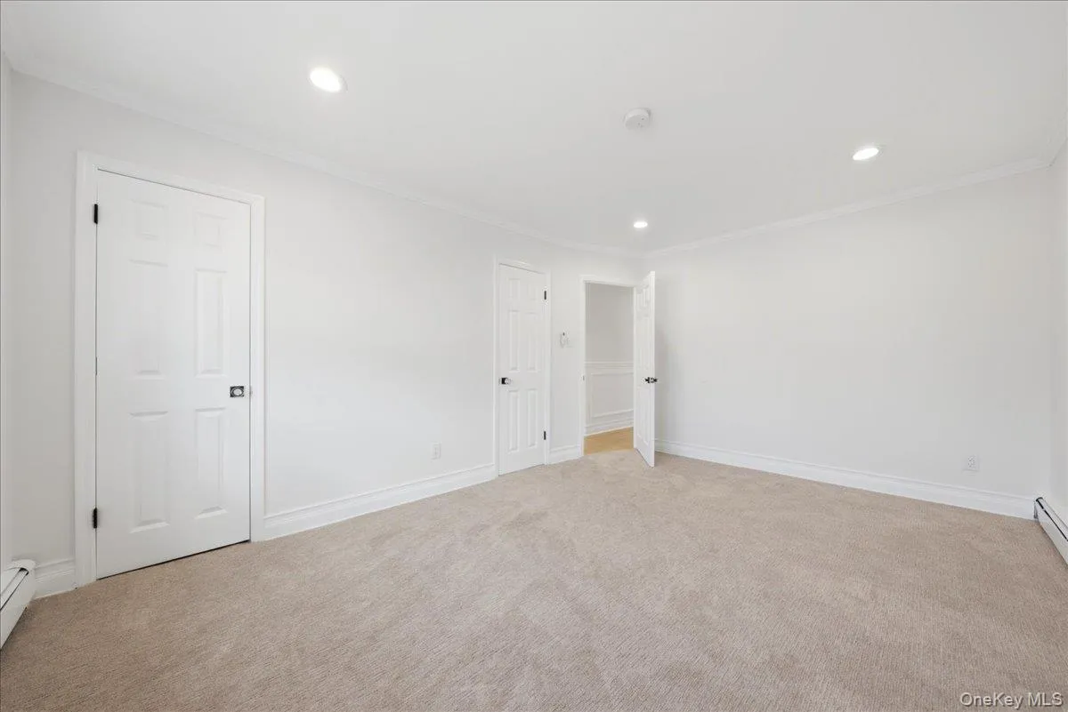4024 Monticello Avenue, New York, NY, 3 Bedrooms Bedrooms, 6 Rooms Rooms,1 BathroomBathrooms,Residential Lease,For Rent,Monticello,0,1040320 4024 Monticello Avenue, New York, NY, 3 Bedrooms Bedrooms, 6 Rooms Rooms,1 BathroomBathrooms,Residential Lease,For Rent,Monticello,0,1040320