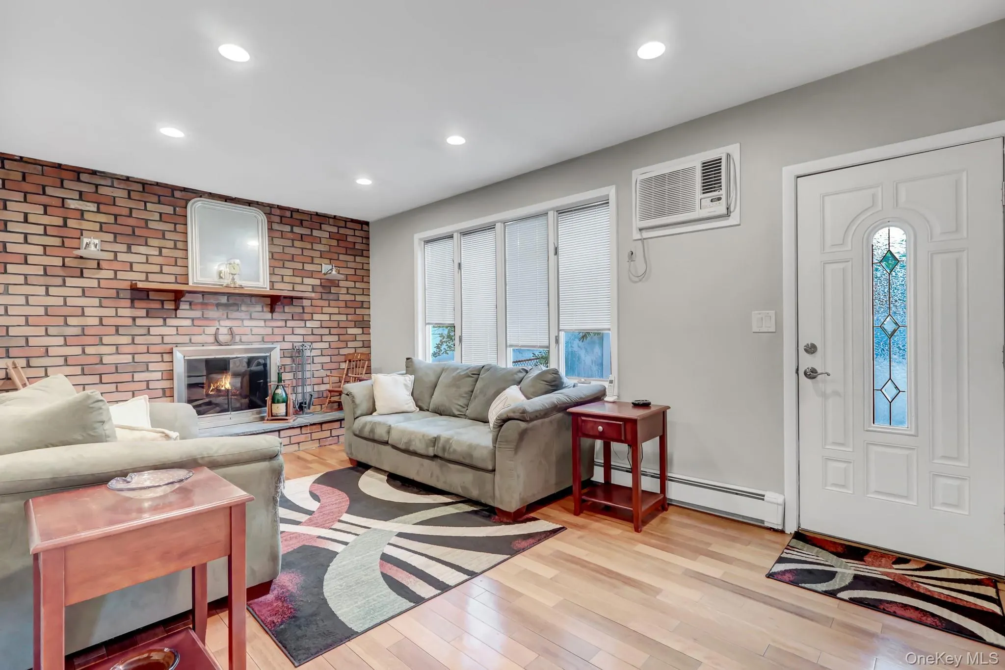 61 Gridley Street, Islip, NY, 3 Bedrooms Bedrooms, 7 Rooms Rooms,1 BathroomBathrooms,Residential,For Rent,Gridley,0,1040321 61 Gridley Street, Islip, NY, 3 Bedrooms Bedrooms, 7 Rooms Rooms,1 BathroomBathrooms,Residential,For Rent,Gridley,0,1040321
