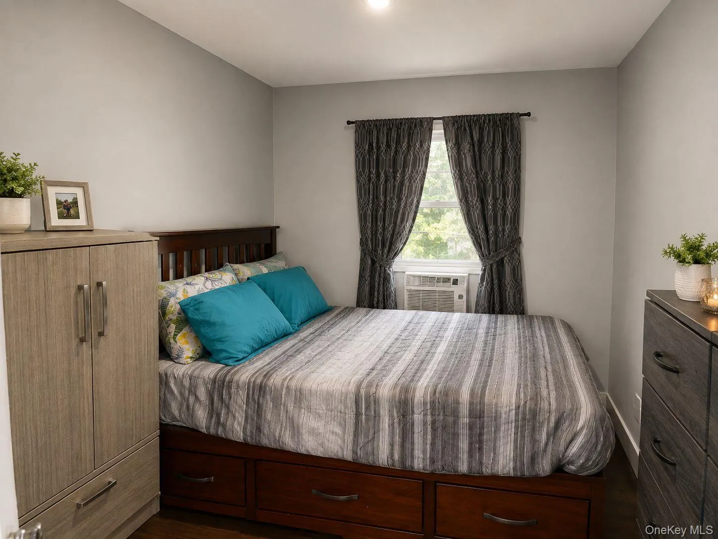 17220 111th Avenue, New York, NY, 3 Bedrooms Bedrooms, 8 Rooms Rooms,2 BathroomsBathrooms,Residential,For Rent,111th,0,1040323 17220 111th Avenue, New York, NY, 3 Bedrooms Bedrooms, 8 Rooms Rooms,2 BathroomsBathrooms,Residential,For Rent,111th,0,1040323