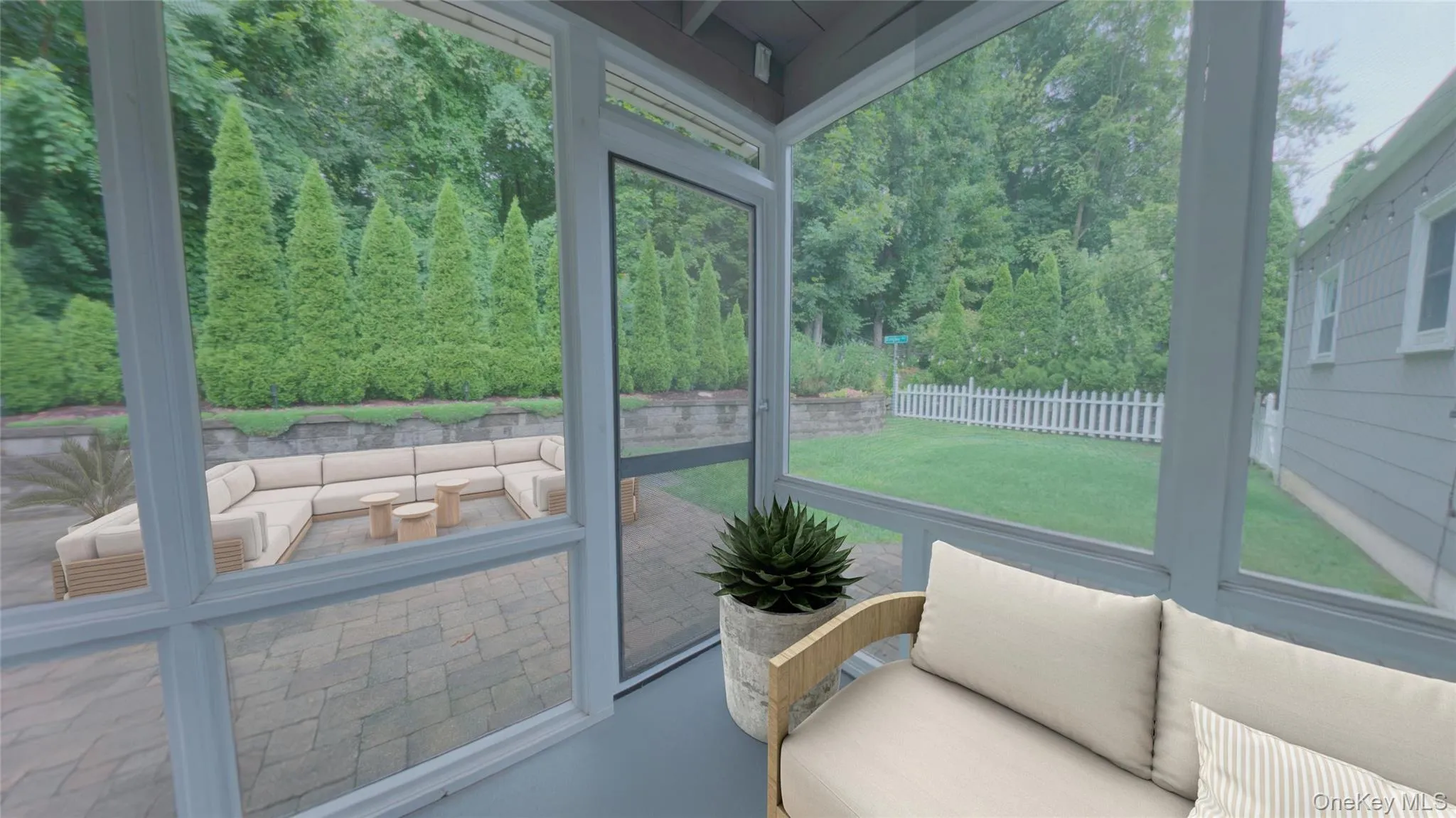 Rear four-season patio Rear four-season patio