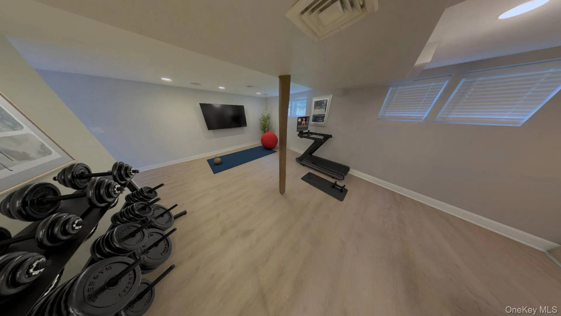 Lower level bonus room. Lower level bonus room.
