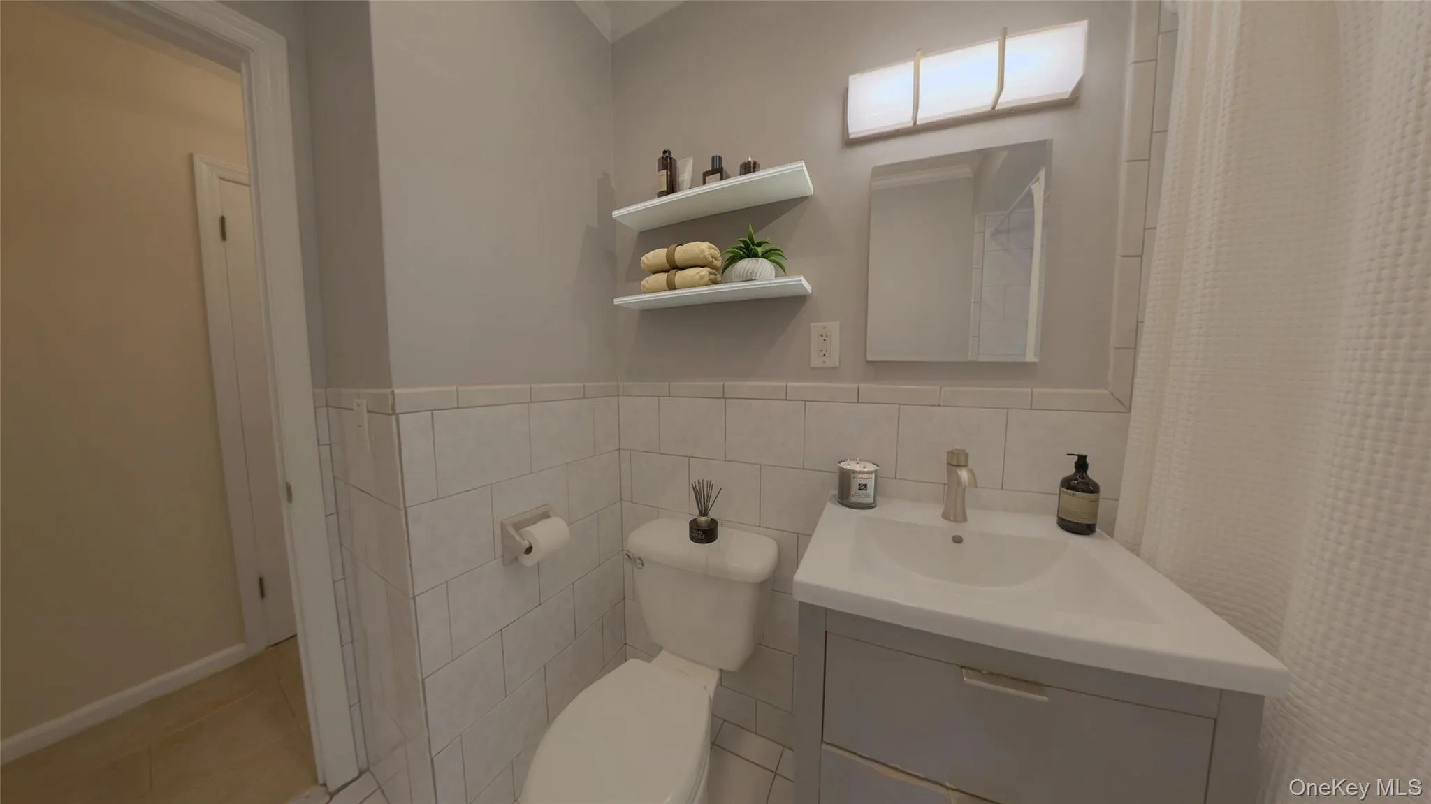 Main Level Bathroom Main Level Bathroom