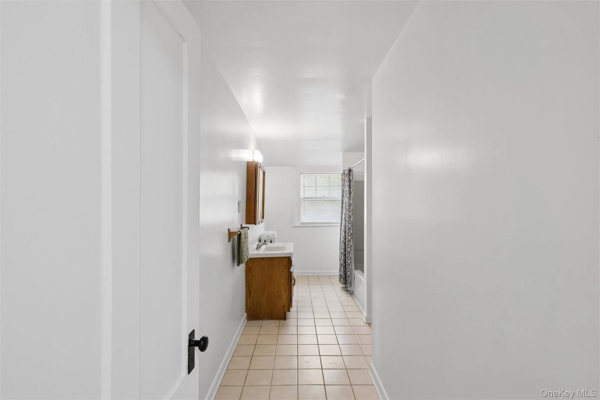 208A Wheatley Road, Oyster Bay, NY, 3 Bedrooms Bedrooms, 6 Rooms Rooms,1 BathroomBathrooms,Residential Lease,For Rent,Wheatley,0,1040325 208A Wheatley Road, Oyster Bay, NY, 3 Bedrooms Bedrooms, 6 Rooms Rooms,1 BathroomBathrooms,Residential Lease,For Rent,Wheatley,0,1040325
